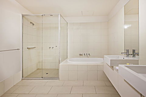 Waterfront Melbourne Apartments - Accommodation 4U 34