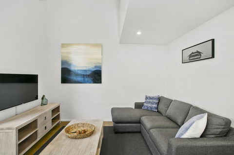 Terrace Lofts Apartments - Accommodation 4U 5