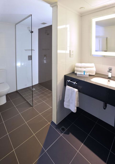Novotel Melbourne On Collins - Accommodation 4U 8