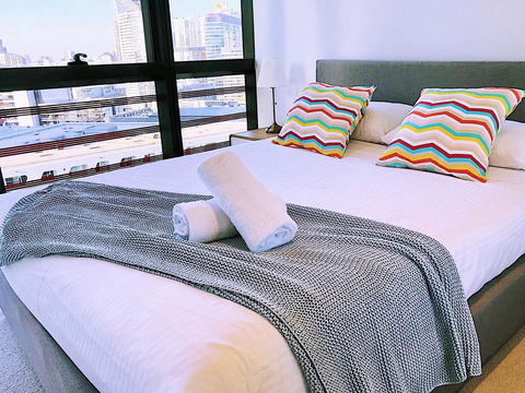 Pride Docklands Waterfront Apartment City View - Accommodation 4U 26