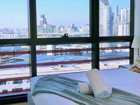 Pride Docklands Waterfront Apartment City View - Accommodation 4U 27