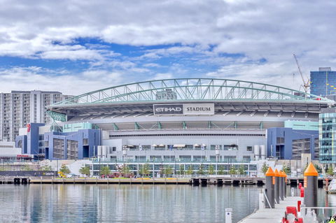Pride Docklands Waterfront Apartment City View - Accommodation 4U 37