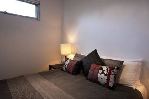 Battery Cove Beach Front Apartment - Accommodation 4U 13