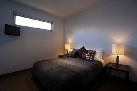 Battery Cove Beach Front Apartment - Accommodation 4U 7