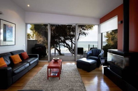 Battery Cove Beach Front Apartment - Accommodation 4U 14