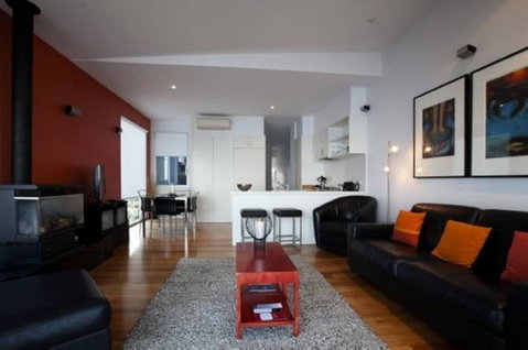 Battery Cove Beach Front Apartment - Accommodation 4U 8