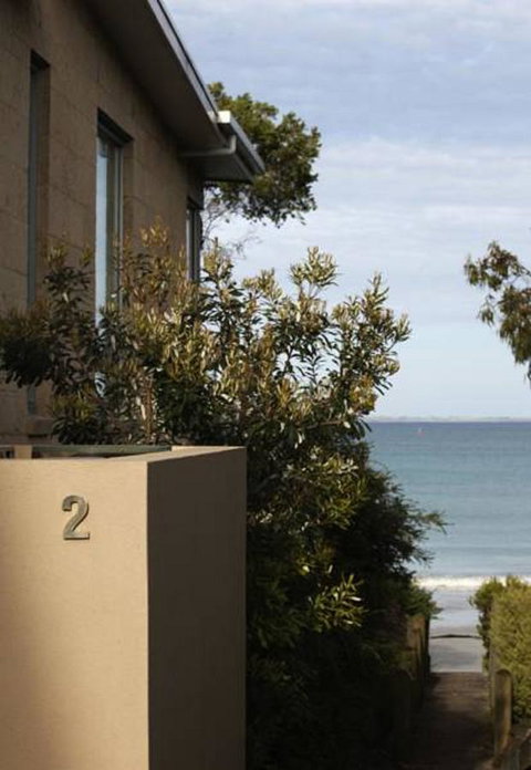 Battery Cove Beach Front Apartment - Accommodation 4U 17