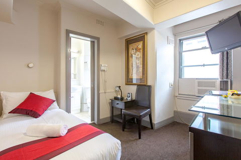 City Square Motel - Accommodation 4U 8