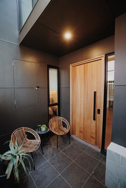 THE WAREHOUSE APARTMENTS - Accommodation 4U 5