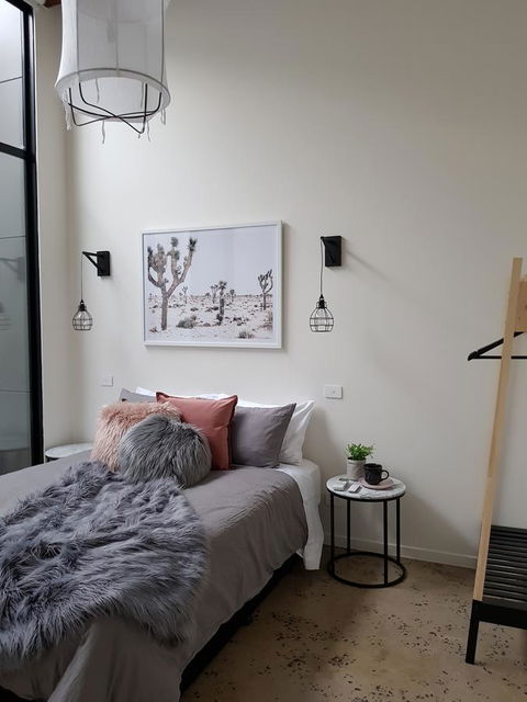 THE WAREHOUSE APARTMENTS - Accommodation 4U 0