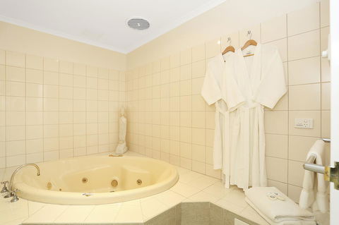 Quality Inn & Suites The Menzies - Accommodation 4U 35