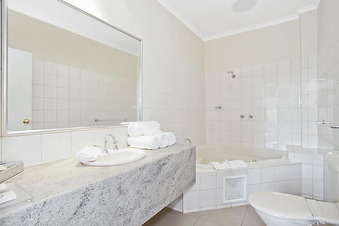 Quality Inn & Suites The Menzies - Accommodation 4U 31