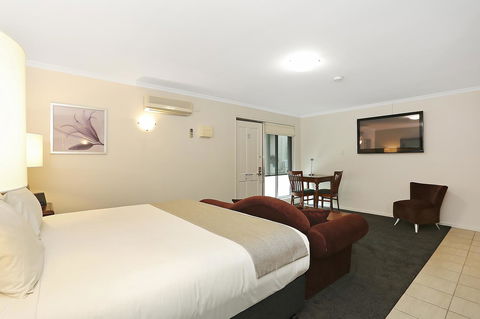 Quality Inn & Suites The Menzies - Accommodation 4U 38