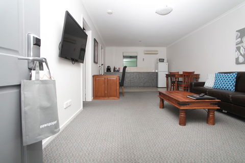 Quality Inn & Suites The Menzies - Accommodation 4U 40