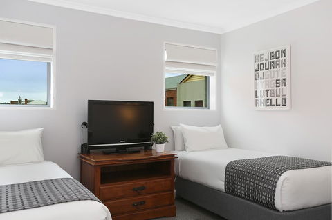 Quality Inn & Suites The Menzies - Accommodation 4U 14