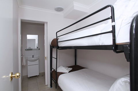 Quality Inn & Suites The Menzies - Accommodation 4U 27