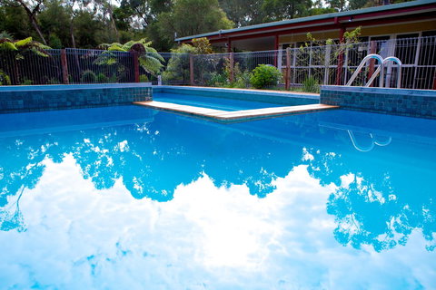 Sanctuary House Resort Motel - Accommodation 4U 25