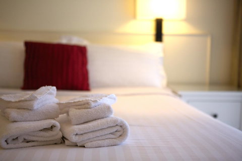 Sanctuary House Resort Motel - Accommodation 4U 14