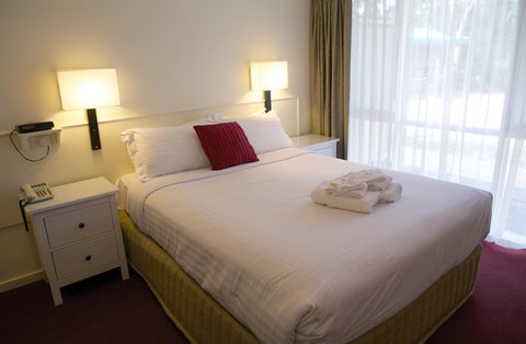 Sanctuary House Resort Motel - Accommodation 4U 9