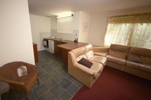 Sanctuary House Resort Motel - Accommodation 4U 23