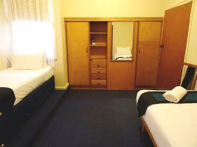 Amara Springs Guest House - Accommodation 4U 28