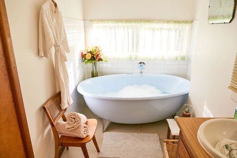 Amara Springs Guest House - Accommodation 4U 30