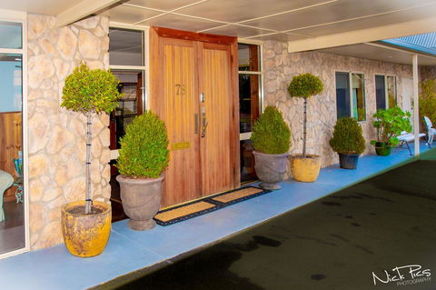 Amara Springs Guest House - Accommodation 4U 8