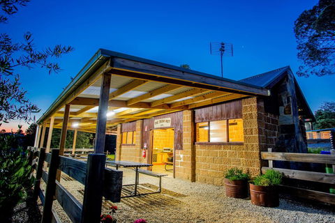 BIG4 Castlemaine Gardens - Accommodation 4U 23