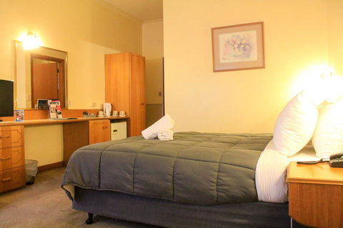 St Georges Motor Inn - Accommodation 4U 11
