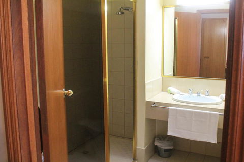 St Georges Motor Inn - Accommodation 4U 6