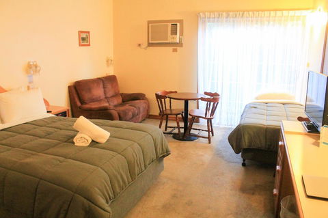 St Georges Motor Inn - Accommodation 4U 12