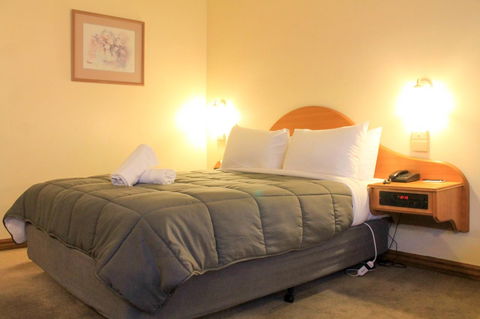 St Georges Motor Inn - Accommodation 4U 2