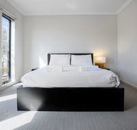 Point Cook Home with a Lovely View in Salt Water - Accommodation 4U