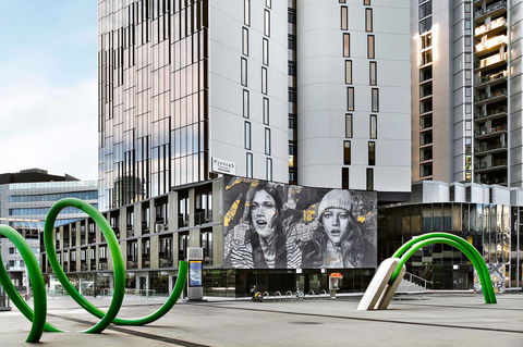 Peppers Docklands - Accommodation 4U 2