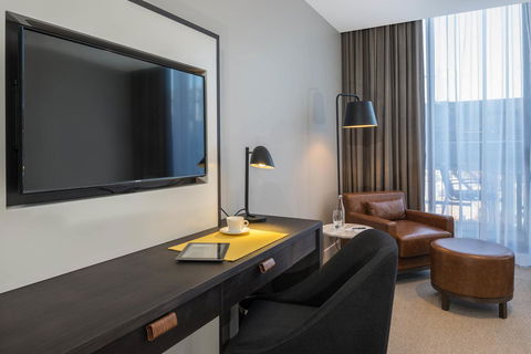 Peppers Docklands - Accommodation 4U 12