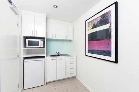 Brady Apartment Hotel Flinders Street - Accommodation 4U 7