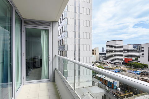Brady Apartment Hotel Flinders Street - Accommodation 4U 5