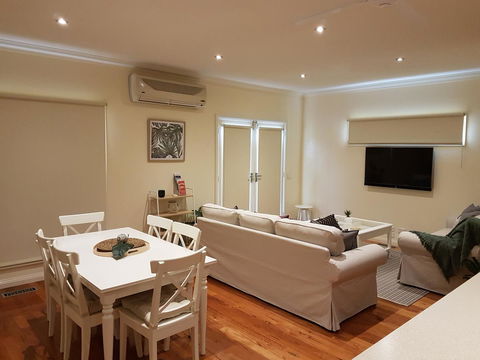 Healesville House - Fig Tree House - Accommodation 4U 8