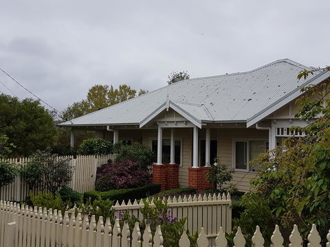Healesville House - Fig Tree House - Accommodation 4U 2