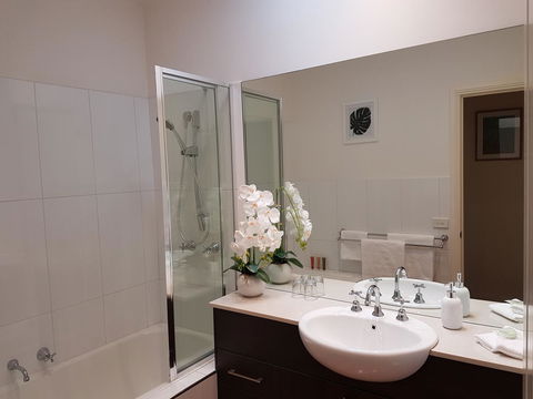 Healesville House - Fig Tree House - Accommodation 4U 16