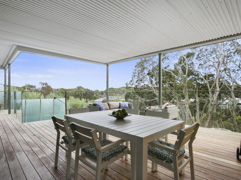 Lansdowne Villa - With Swimming Pool - Accommodation 4U 7