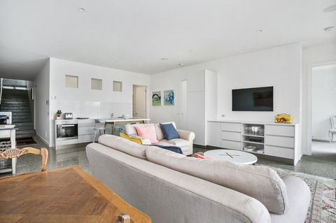 Lansdowne Villa - With Swimming Pool - Accommodation 4U 2
