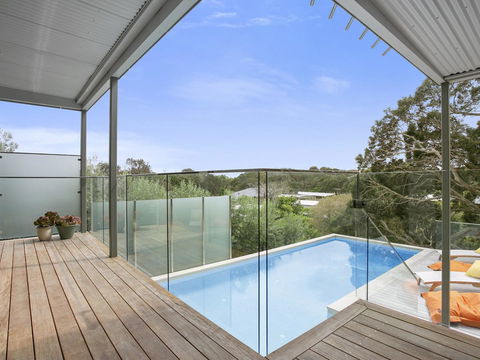Lansdowne Villa - With Swimming Pool - Accommodation 4U 5