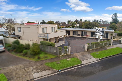 Hamilton Townhouse Motel - Accommodation 4U 7