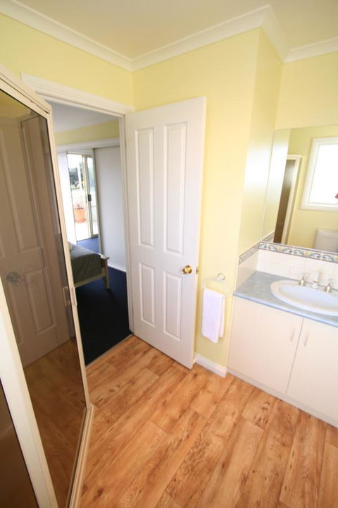 Hamilton Townhouse Motel - Accommodation 4U 2
