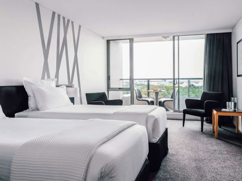 Quay West Suites Melbourne - Accommodation 4U 8