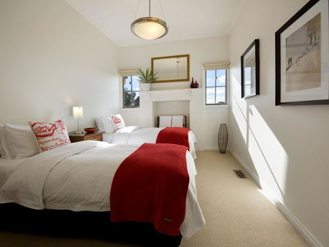Churchills - Accommodation 4U 12