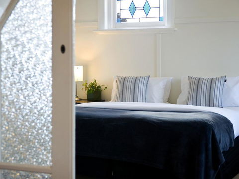 Churchills - Accommodation 4U 13