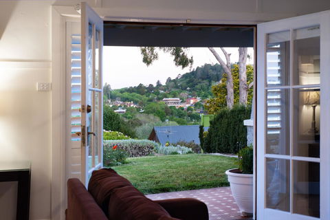Churchills - Accommodation 4U 0