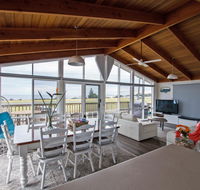 Stunning Waterfront only 10 minutes to Phillip Island - Pet Friendly - Accommodation 4U